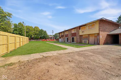 7020 - 7032 Twin Oaks Drive, Indianapolis - 9