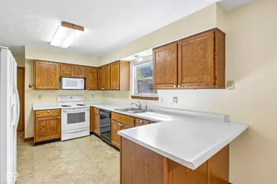 7238 Hearthstone, Indianapolis - 18