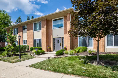 586 Hunters Drive, Carmel