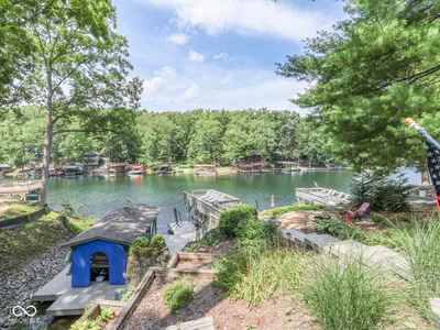 6250 Grosbeak Court, Nineveh - 20