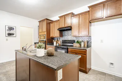 828 Blue Ash Trail, Greenwood - 12