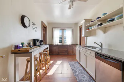 37 Fall Creek Parkway South Drive, Indianapolis - 17
