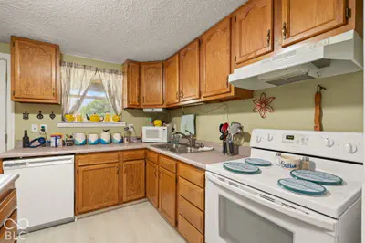 2750 Kings Drive NE, Palmyra - 17