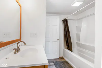 624 N Pine Street, Seymour - 23