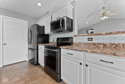 802 Allendale Drive, Seymour - 10