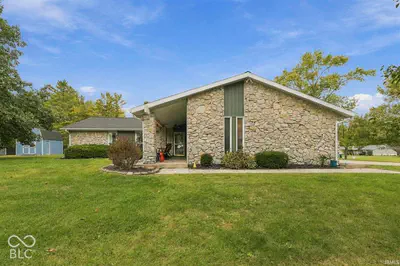 8301 Santa Barbara Drive, Muncie