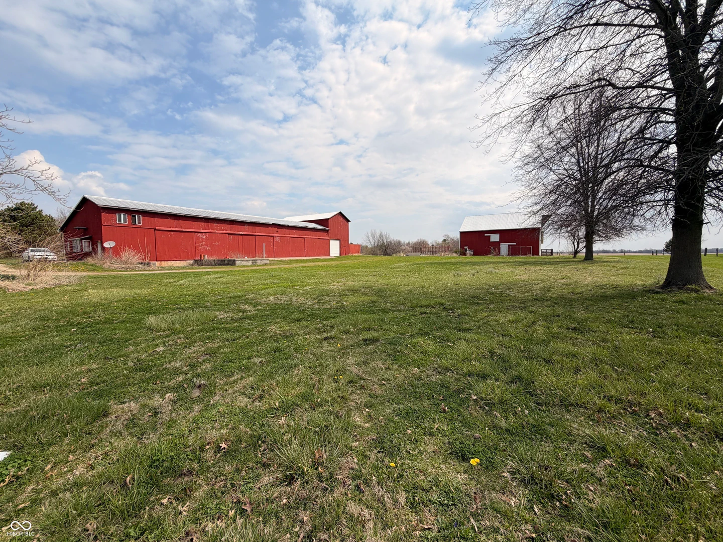 6475 300, Whiteland