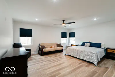7980-7984 Royal Avenue, Zionsville - 38