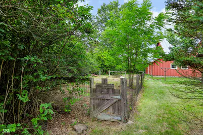8437 500, Zionsville - 90