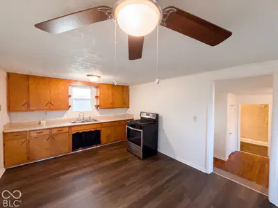 207 E Park Street, Trafalgar - 2