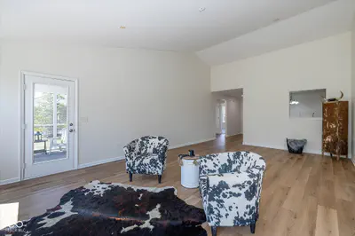 6129 Green Glade Drive, Whitestown - 4