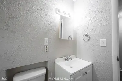 9313 Rochelle Drive, Indianapolis - 16