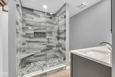 1221 Normandie Court, Avon - 9