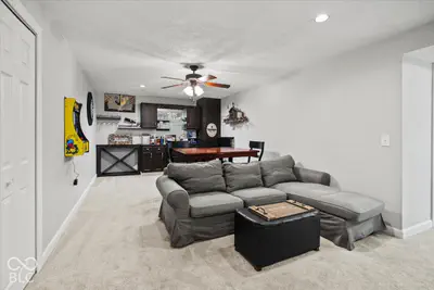 8732 Buffett Parkway, Fishers - 40