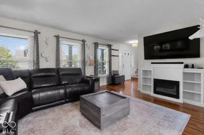 1067 Arlington Court, Carmel - 11