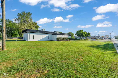 340 Tracy Road, Whiteland - 43