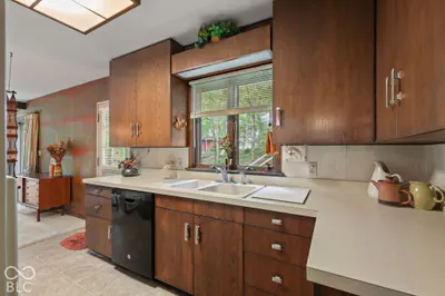 920 Southview Drive, Indianapolis - 16