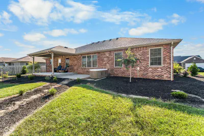 1747 Bell Ford Drive, Seymour - 11