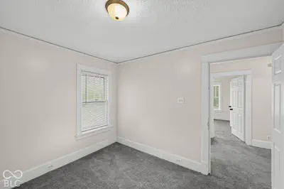 1031 College Street, South Bend - 12