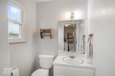 1709 Woodmont Drive, Muncie - 21