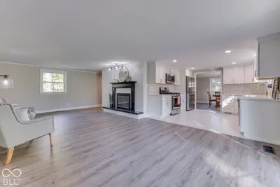 821 Merry Lane, Greenwood - 17