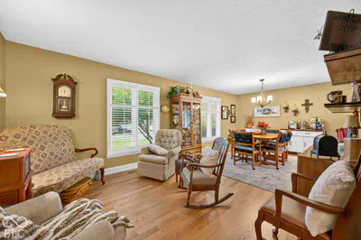 261 Oakwood, Greenwood - 15