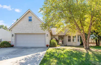 688 Prince Drive, Greenwood - 2