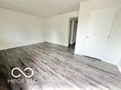954 Greenwood, Greenwood - 13