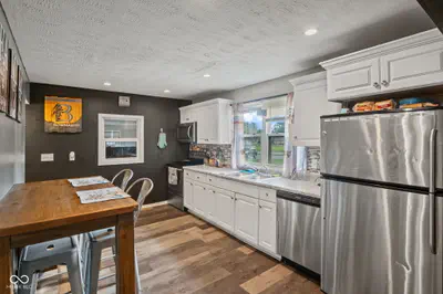 6461 Madison Avenue, Indianapolis - 5
