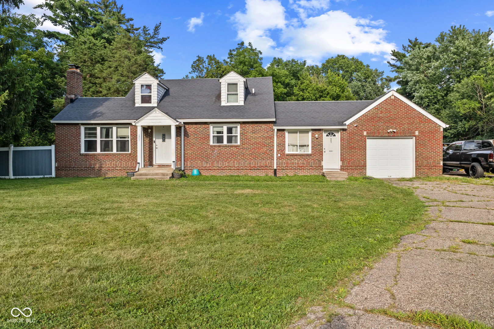 6461 Madison Avenue, Indianapolis