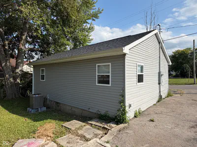 911 22nd Street, Bedford - 6