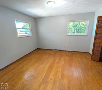 8611 700, Fountaintown - 16