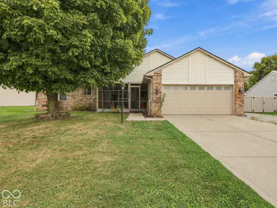 5664 Pine Knoll Boulevard, Noblesville - 2