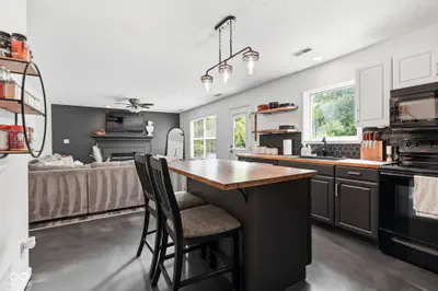 11370 Wilderness Trail, Fishers - 13