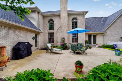 6132 Fox Court, Pendleton - 32