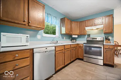 10828 Sedgegrass Drive, Indianapolis - 11