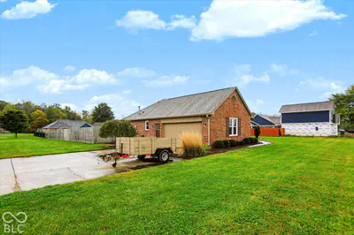 701 W 500 Road S, Greenfield - 40