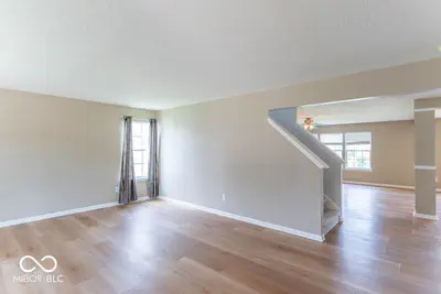 711 Bluff Creek Drive, Fortville - 5