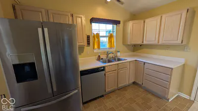 7734 Winding Creek Drive, Indianapolis - 8