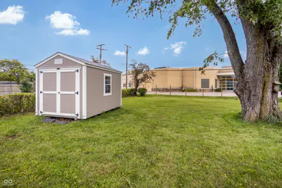1709 Woodmont Drive, Muncie - 24