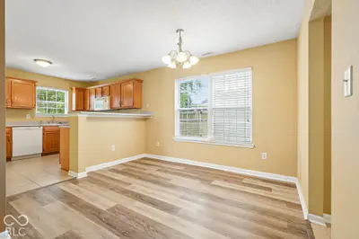 15366 Ten Point Drive, Noblesville - 12