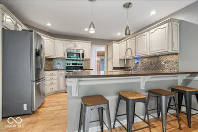 9127 Pinecreek Court, Indianapolis - 9