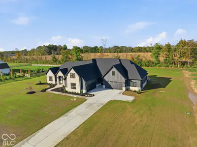 2786 S Kings Way, New Palestine - 58