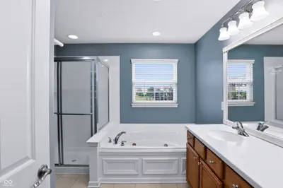 13973 Avalon East Drive, Fishers - 47