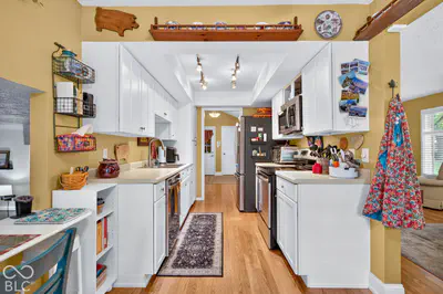 261 Oakwood, Greenwood - 22