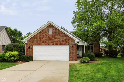 1102 Sarah Court, Greenwood