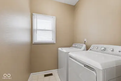 1628 Foxmere Boulevard, Greenwood - 25