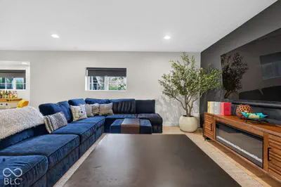 806 Racetime Road, Westfield - 44