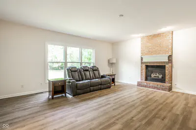 10024 Barth Drive, Zionsville - 18