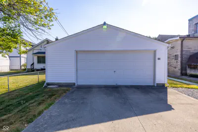 84 7th Avenue, Beech Grove - 70